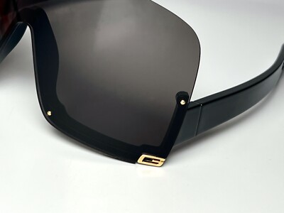 GUCCI サングラス Gucci GG1631S Red Shield Sunglasses – Designer Daydream