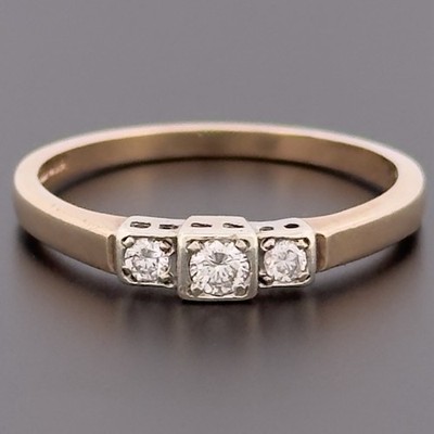 Ring 9 kt Gelbgold 0,15 kt Diamant mit drei Steinen Größe N 1/2 gepunzt