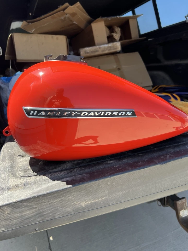 Tanque de combustible de gasolina Harley Touring Foto 2 de 4