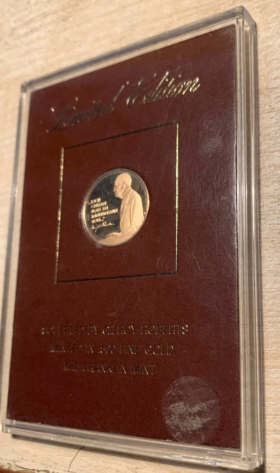 1983 DWIGHT D EISENHOWER LIMITED EDITION .500 GOLD PROOF COIN CASE OF ISSUE - Image 2 of 2