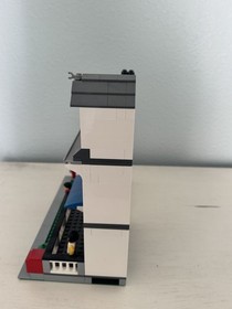 LEGO CITY: City House (8403) USED, mini figures & manuals included