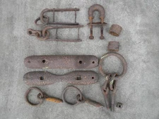 2 VINTAGE/ANTIQUE SINGLE TREE OX/CATTLE YOKE RUSTIC RUSTY METAL PARTS LOT