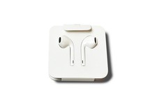 Genuine Apple EarPods with Lightning Connector Wired Headset Headphone MMTN2AM/A