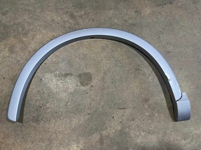 2016-2018 Audi Q3 OEM Front Left Fender Molding Ice Silver LY7G 8U0853717A (TL)