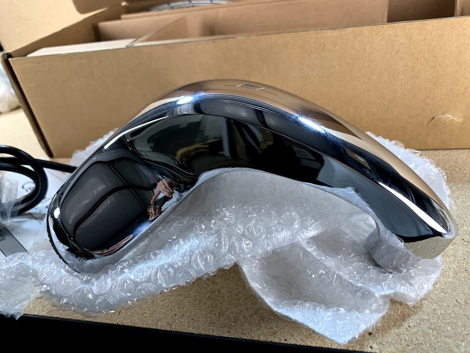 Центральный латунный электронный смеситель с креплением на палубу с тремя отверстиями 2095 хром - Изображение 3 из 4