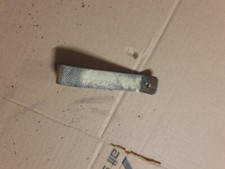 VW Golf 1 Cabrio Wasserkasten Strebe Mittig Abstandhalter 