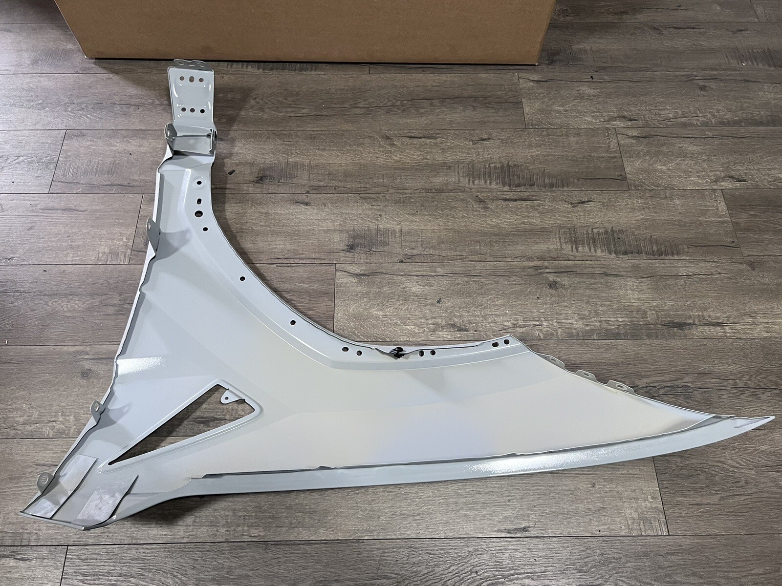 LAMBORGHINI URUS FRONT RIGHT PASSENGER SIDE FENDER OEM 4ML821106A