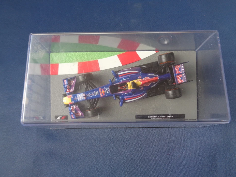 FORMULA 1 COLLECTION SCALA 1/43 MODELLINO RED BULL RB9 - 2013 SEBASTIAN VETTEL - Immagine 4 di 4