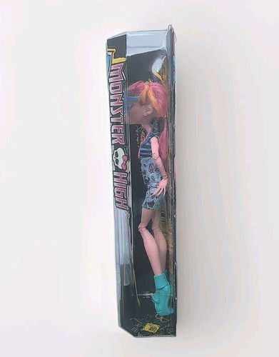 Gigi Grant Geek Shriek Monster High Doll - Picture 6 of 8