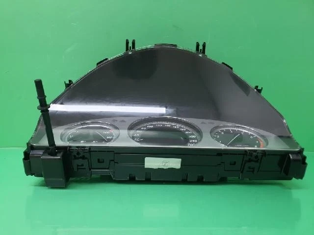 Mercedes-Benz C230 2009 grupos de instrumentos 2045409148 Foto 2 de 4