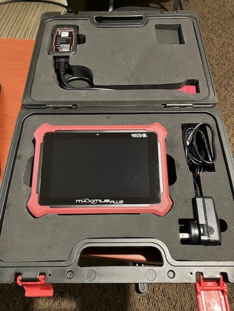 Matco Tools Maximus Plus 8'' Diagnostic Scan Tool With Case