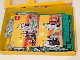 LEGO Castle 6081 King's Mountain Fortress Vintage Complete w/ Box, Instr & Minis