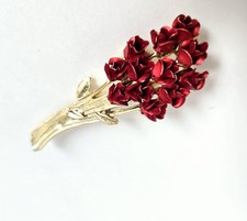 Vintage Signed DM 97 Gold Tone Dozen Red Roses Bouquet Brooch Pin 2 1/4” x 3/4”