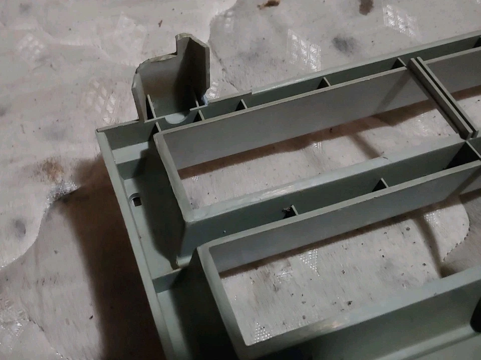 Chevrolet 1985-88 carrocería cuadrada camioneta Blazer Suburban GM parrilla OEM 15554910 Foto 4 de 4