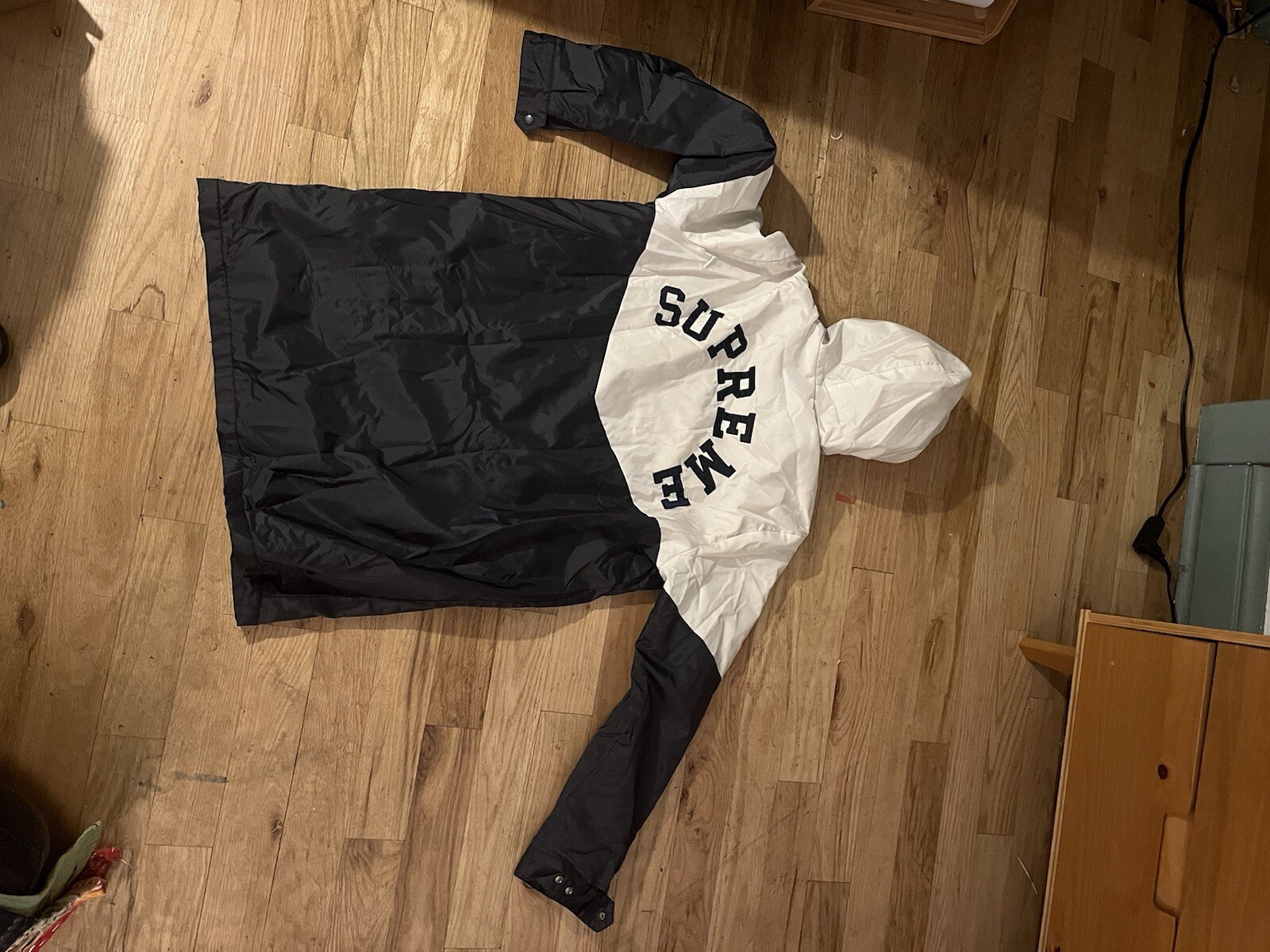 supreme coat xl
