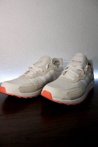 adidas retrorun beige