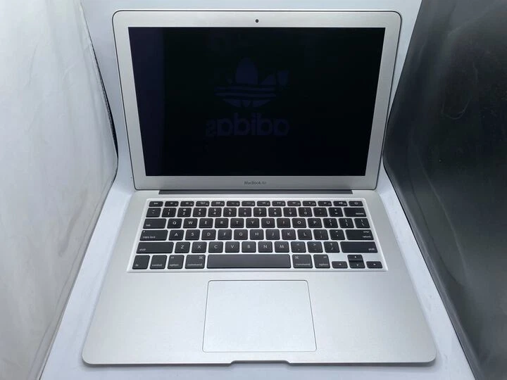 PARA REPUESTOS Apple MacBook Air 13 2011 A1369 i5 1.7GHz 4GB 128GB SSD MacOS 10.13 Foto 2 de 4