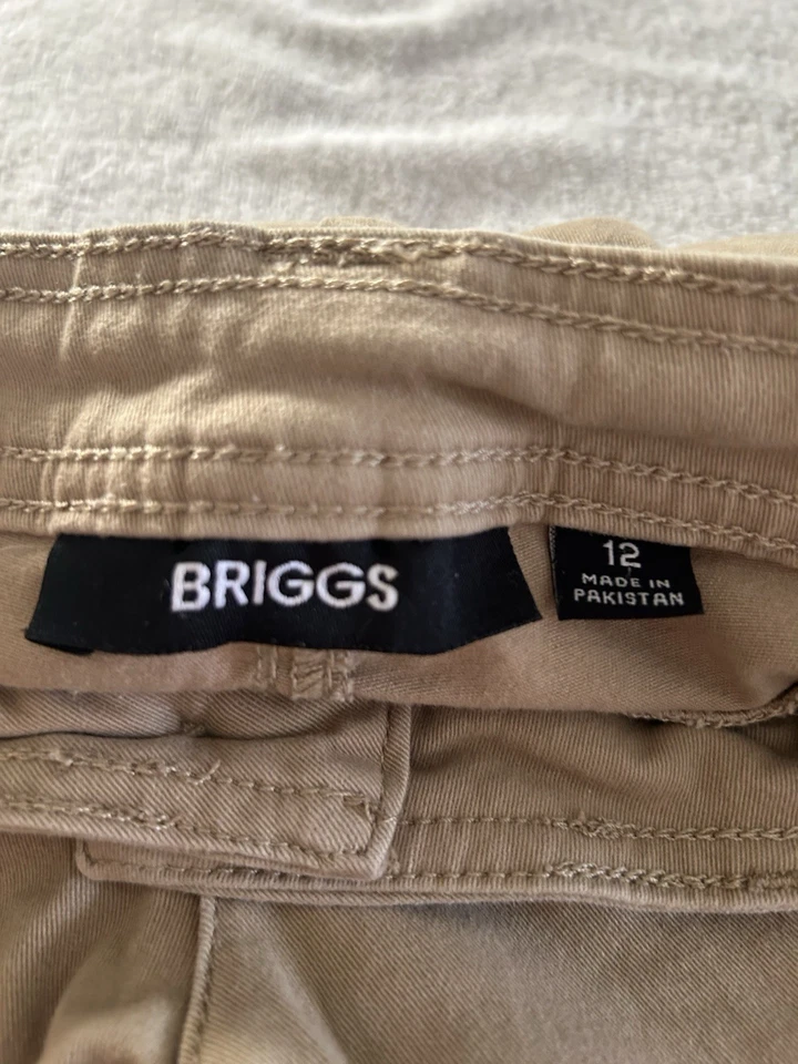 Briggs New York Cargo Shorts SZ 12 Tan High Rise Pockets Flat Front Stretch - Image 3 of 4