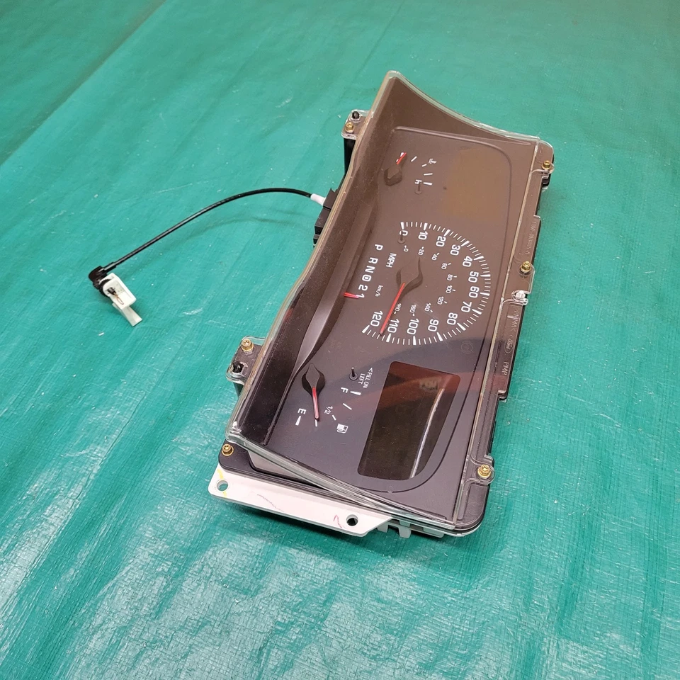 1998-2002 Lincoln Town Car Instrument Cluster Gauge Speedometer 1W1F-10849-AB - Image 3 of 4