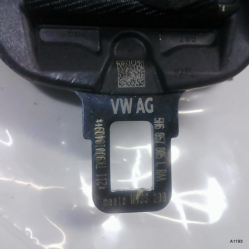 PARA REPUESTOS SOPLADO 2022-2024 Volkswagen Golf R GTI cinturón de seguridad exterior trasero OEM Foto 2 de 4