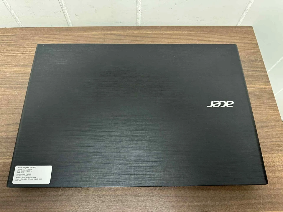 Acer Aspire E5-573 15,6 pulgadas i3-5005U 2,0 GHz 4 GB RAM 500 GB HDD Windows Foto 2 de 4