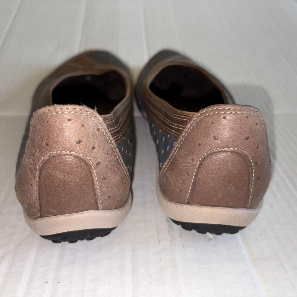 Zapatos planos Clarks Privo para mujer talla 6M de cuero gris y tostado sin cordones Foto 4 de 4