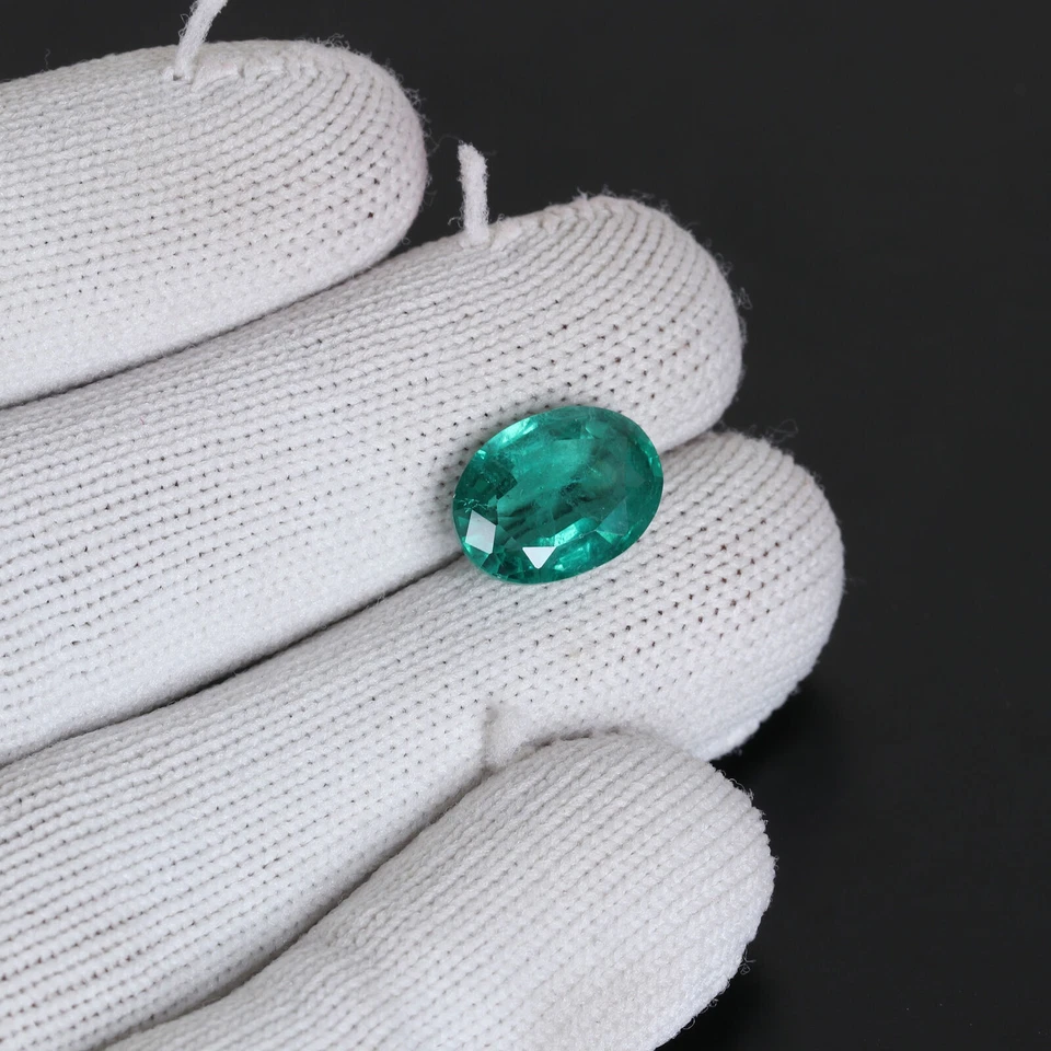 Zambian Certified Lab-grown Green Emerald 5.345 Ct. Oval Cut Loose Gemstone - Image 4 of 4