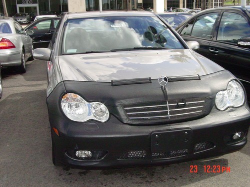 Colgan Front End Mask Bra 2pc. Fits Mercedes-Benz C230 2006-2007 W/O Lice.Plate - 第 1/1 張圖片