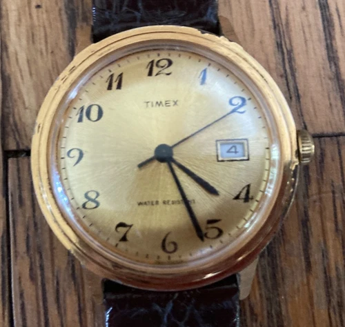 Vintage 1976 mens MERCURY Calendar Timex Watch Gold Tone Runs