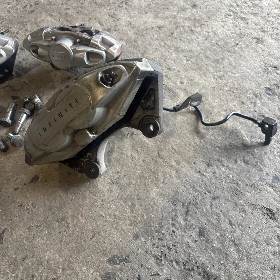 ✨03-20 JUEGO DE PINZAS DE FRENO DE DISCO INFINITI G35 G37 Q70 M37 370Z AKEBONO OEM 4502 Foto 2 de 4