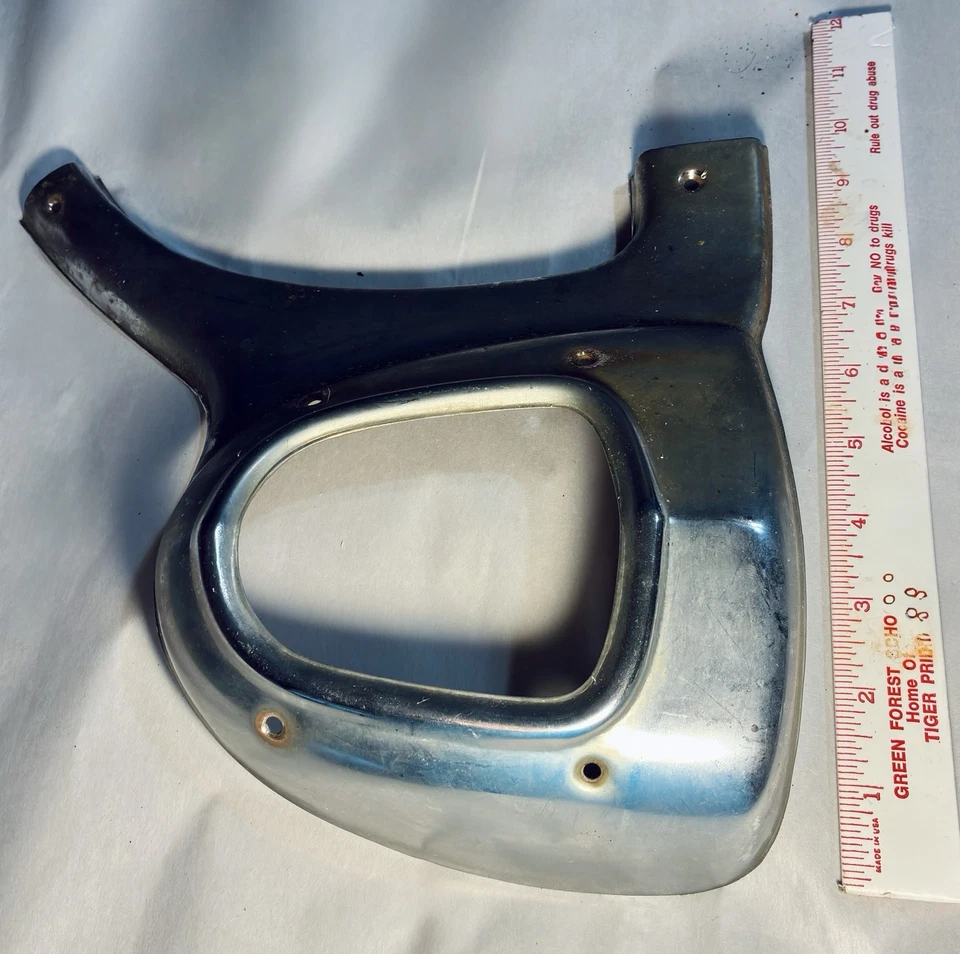 Tapa nariz luz estacionamiento lado derecho Hudson Hornet 1955 original Foto 2 de 3