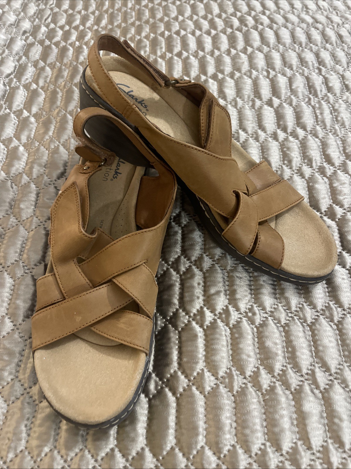 Clarks Women's Size 10 Brown Leather Strap Sandals.  Great Condition