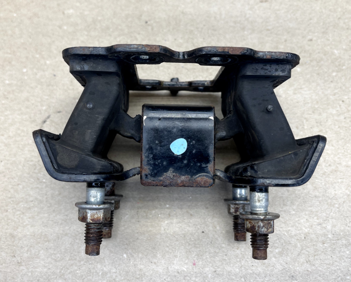06-15 Lexus IS250 IS350 ISC TRANSMISSION REAR MOUNT INSULATOR OEM 12371-31070