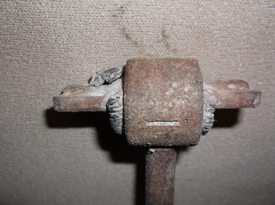 Mercury Cougar XR-7 GT GTE XR-7G 1968 par de amortiguadores delanteros Autolite originales  Foto 2 de 4