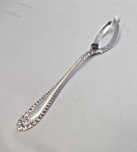 KENILWORTH STERLING SILVER IDEAL OLIVE SERVER-ORNATE 1887 INTERNATIONAL FINE