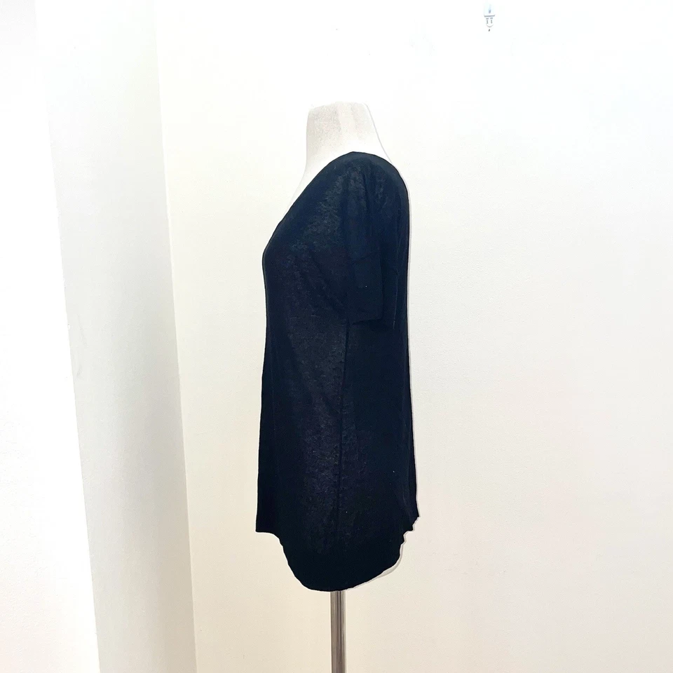 Camiseta Otoño Cachemira $160 Negra Manga Corta Cuello en V Mezcla de Lino Talla Mediana Foto 3 de 4