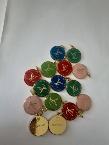 Lot of 15 colored. Charms 1 inch - Picture 2 of 2