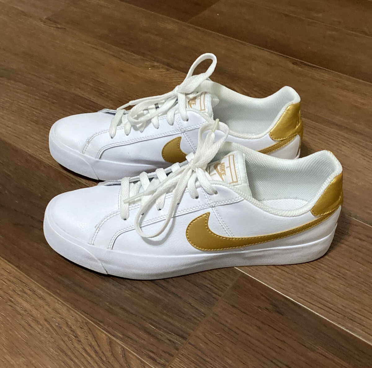 Nike Court Royals AC Women White/Metallic Gold Size
