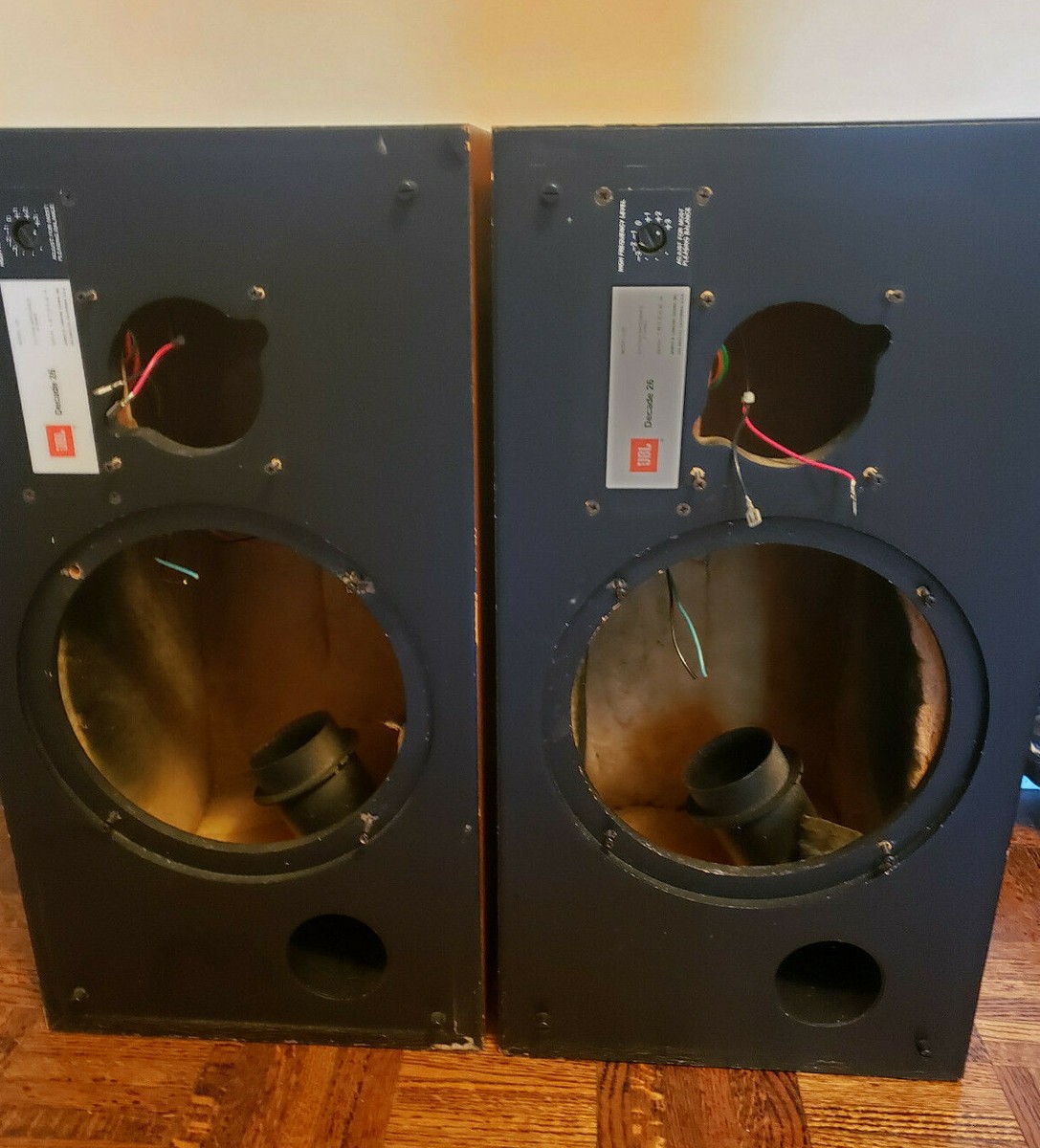 JBL　Ｌ26/ Ａ　別にBも出品しております。 JBL L26 Cabinets, Grills, Logos, Binding Posts, Hardware