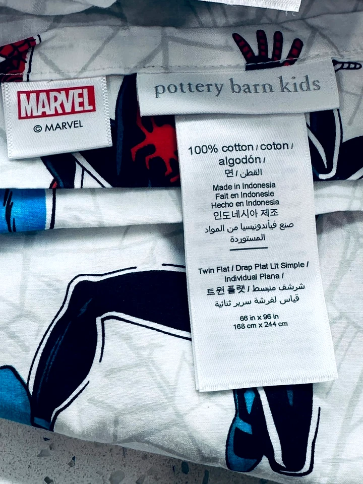 Juego de 2: Sábanas planas y sábanas ajustables Pottery Barn Kids MARVEL Twin Spider-Man Foto 4 de 4