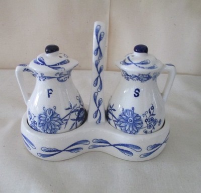 Vintage Japan 3pc BLUE DANUBE, ONION Salt & Pepper Shakers W/Stand TOWNE TAVERN