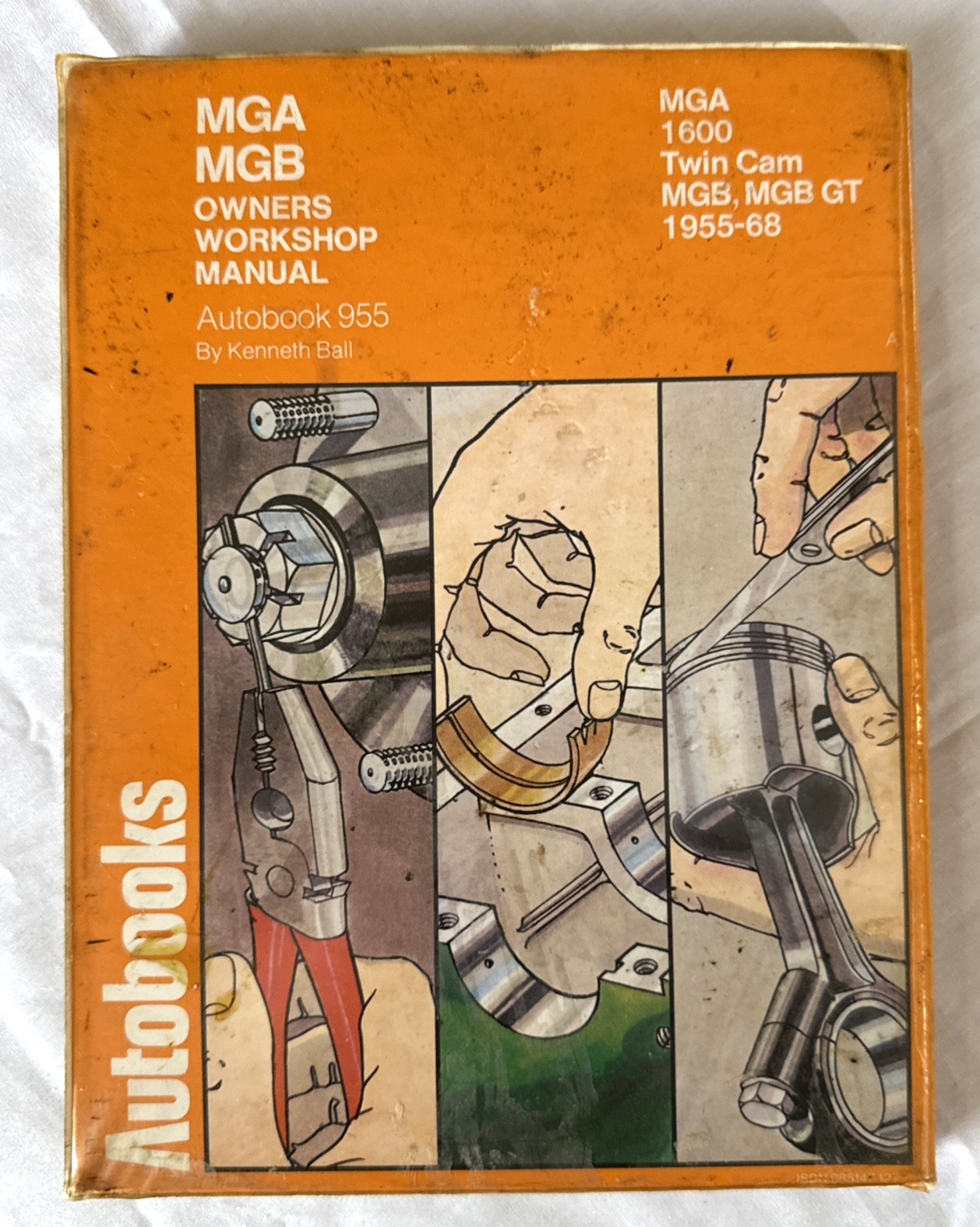 1955-68 MGA, MGB Owners Workshop Manual. Autobook 955 by Kenneth Ball. Hardcover