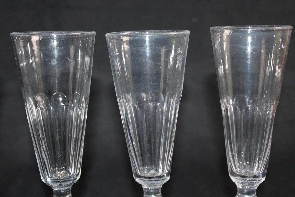 5 anciennes flûtes à champagne en cristal taillé à facette, Napoléon III, 16.8cm - Photo 3/4