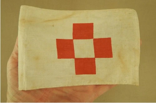 Vintage 1965 Hasbro GI Joe #7719 Marine Medic Set Medic Flag C5