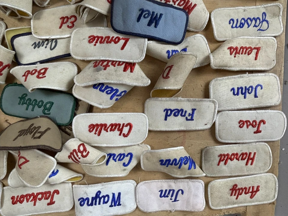 #17 WHOLESALE Vtg Lot 100 1970s Embroidered Cloth Name Uniform Patches - Image 2 of 4