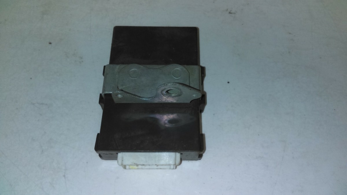 iPhone - maruyama4812 2009-2012 Toyota Matrix network gateway module 89111-12010