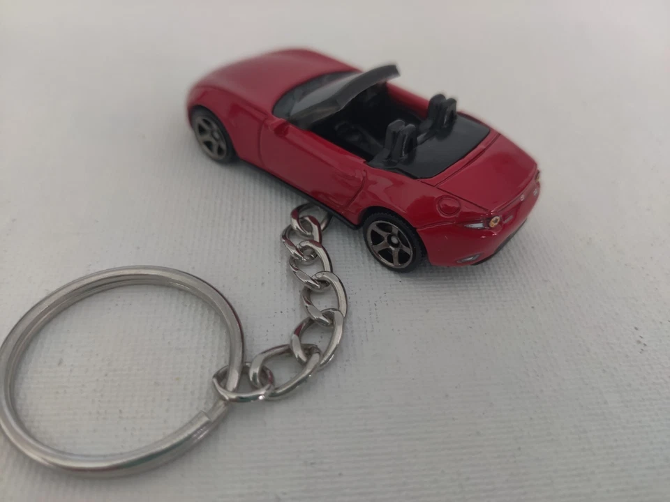 Mazda Miata 2015 convertible llavero rojo nuevo raro 🎁🎁🆕 edición LTD🎁 Foto 2 de 2