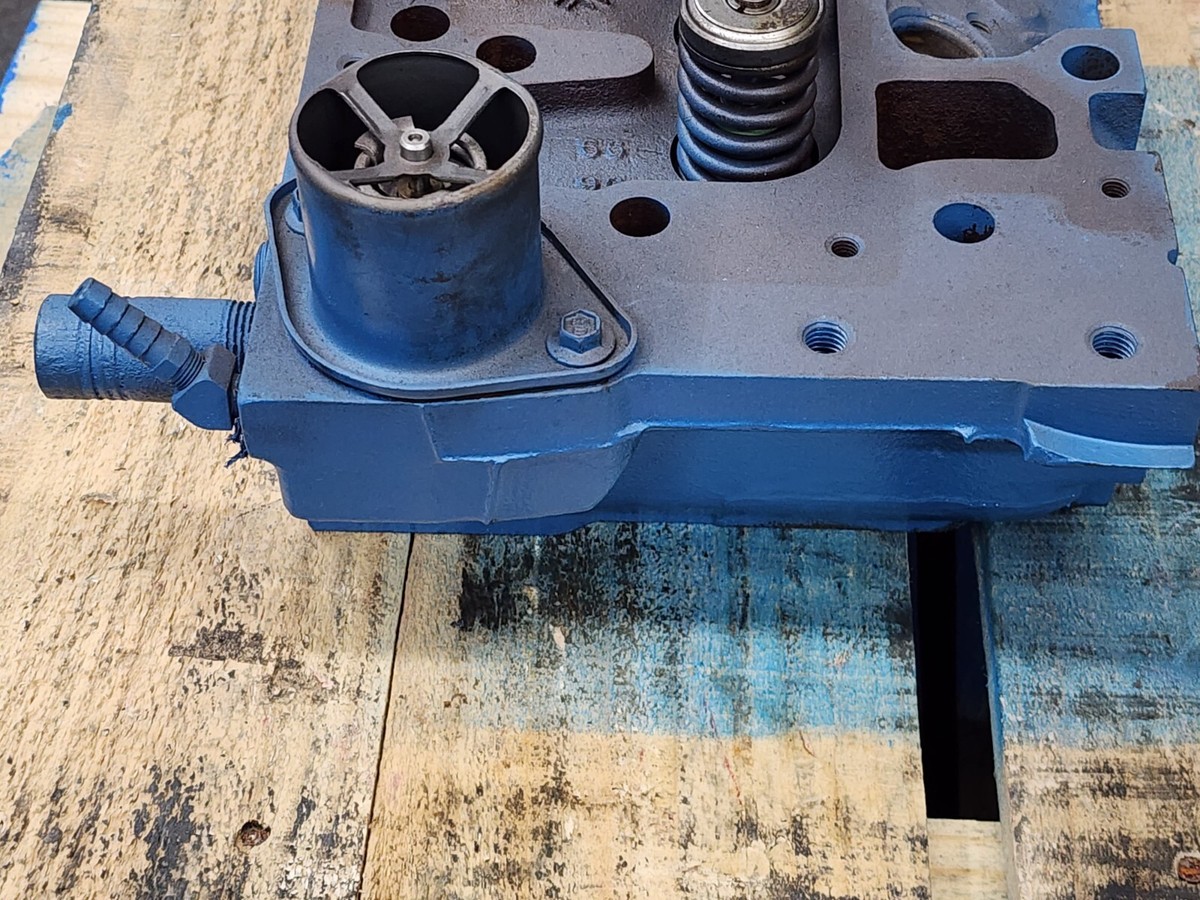 International DT466E Cylinder Head Part # 1822363C1, Mechanical | eBay 