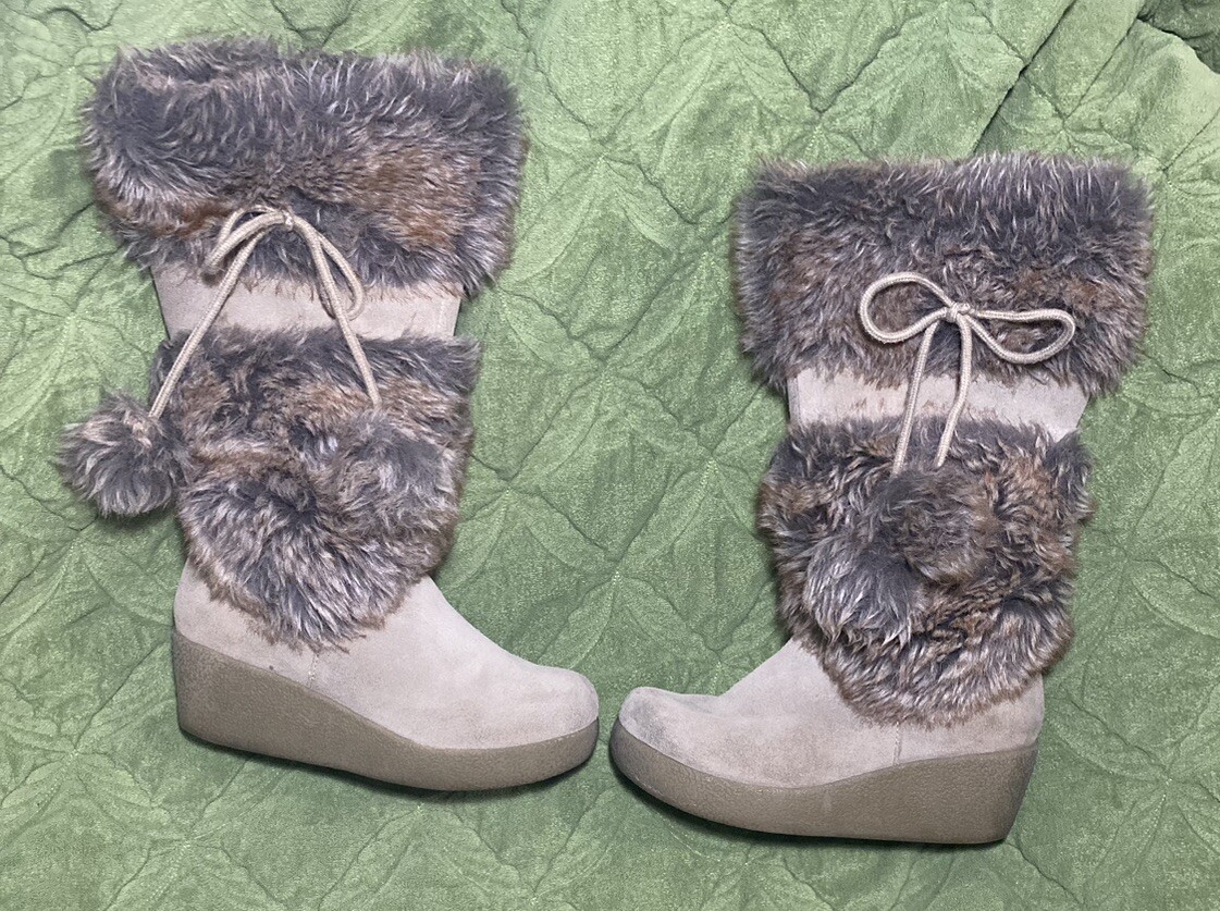 Y2K Boho Boots Winter Snow Fur Pom Bow Report SZ 6 Brown Suede Wedge Slip On Mid