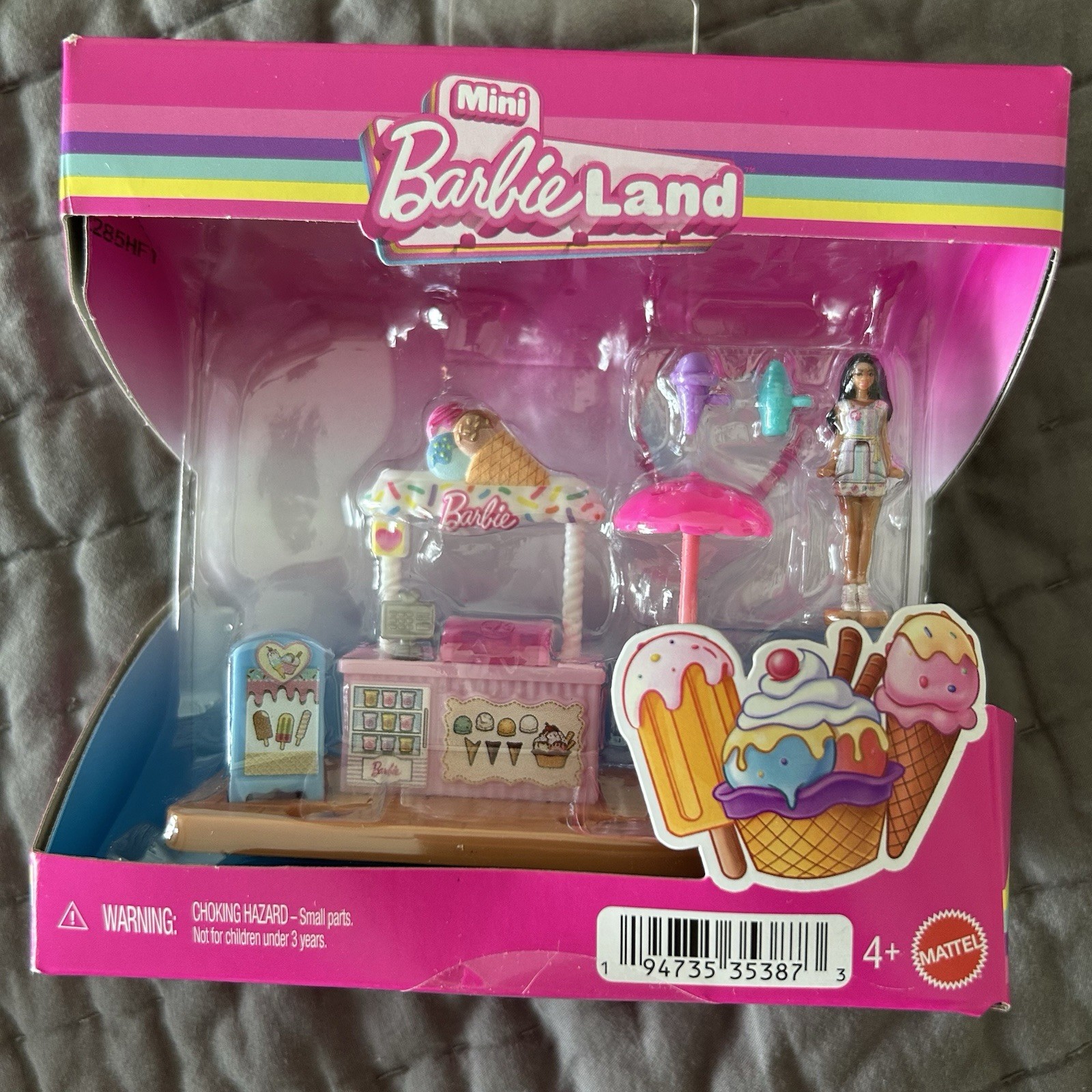 Barbie Mini Barbie Land Ice Cream Stand Playset W/1.5 Inch D